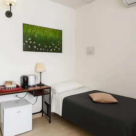 Re Bafe Πανσιόν Συρακούσες