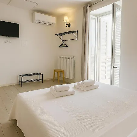 Re Bafe Πανσιόν Συρακούσες